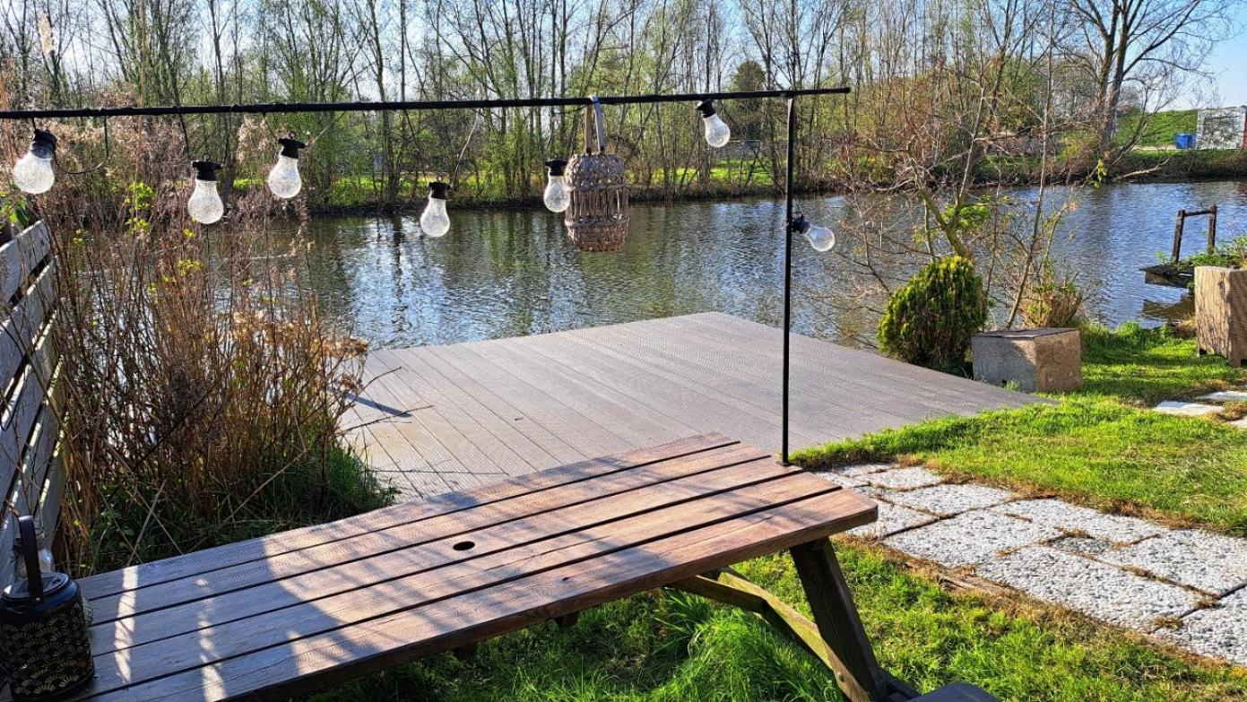 Het Witte Chalet Aan Het Water Van Monumentaal Fort Ooltgensplaat Exterior foto