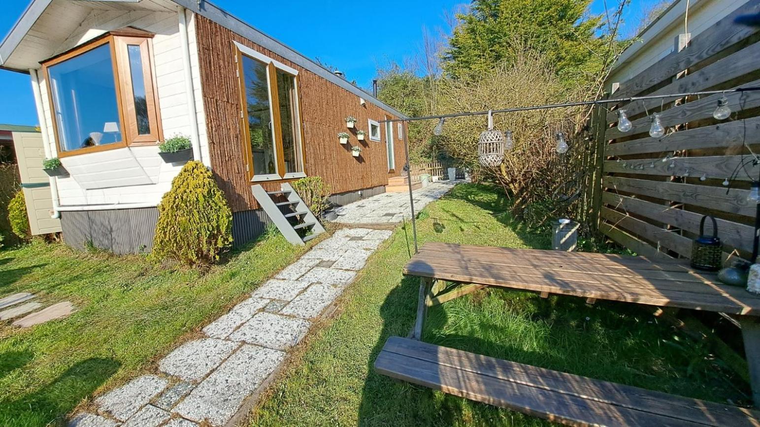 Het Witte Chalet Aan Het Water Van Monumentaal Fort Ooltgensplaat Exterior foto